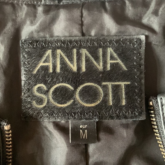 Black leather jacket size M Like new! - Picture 2 of 8